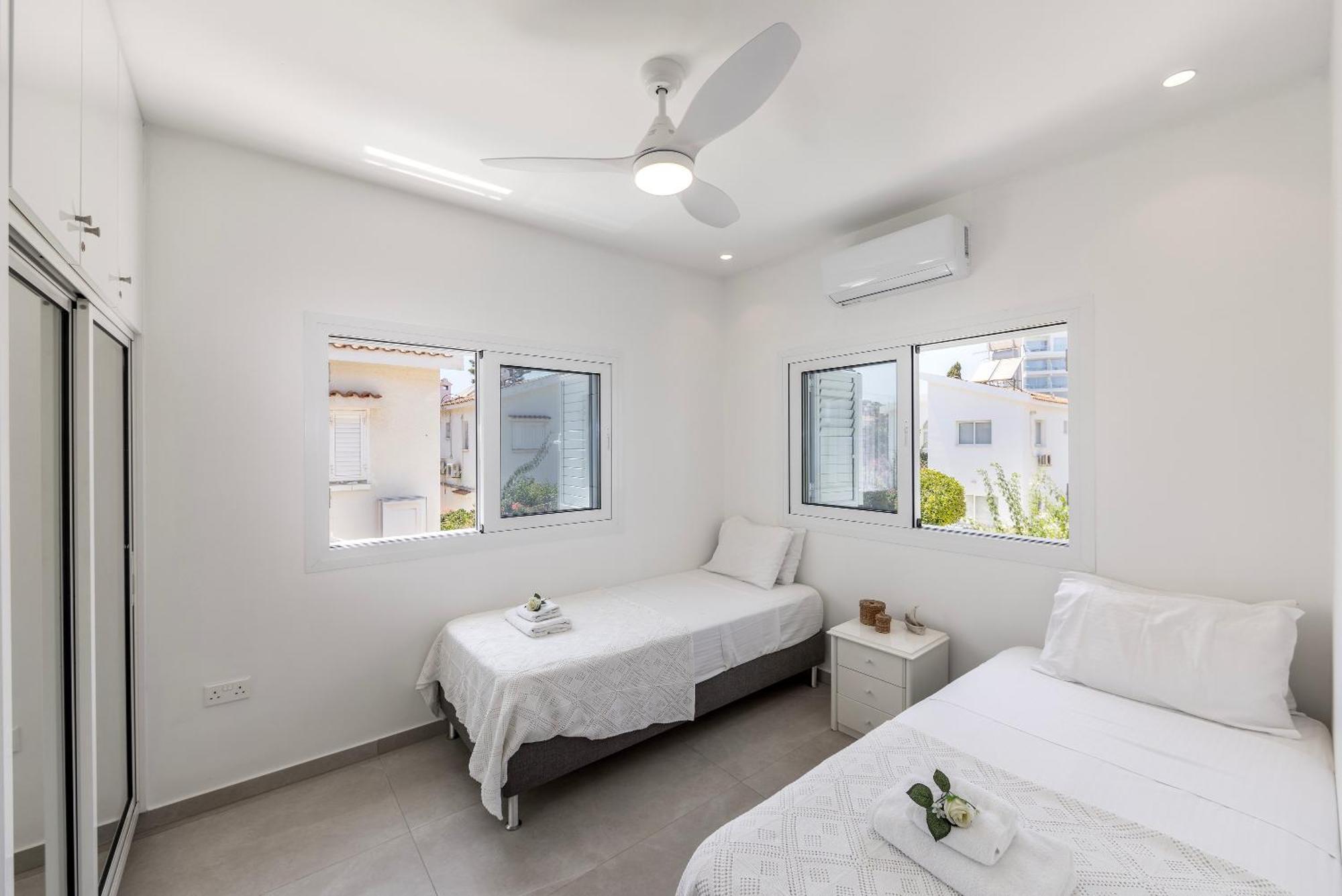 Protaras Nisia Seaside Villa Exteriör bild